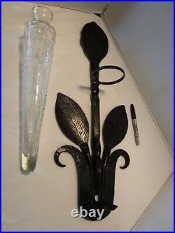 Collectible Wrought iron tulip Glass etched trump pocket wall hanging 24½ T 2Pc